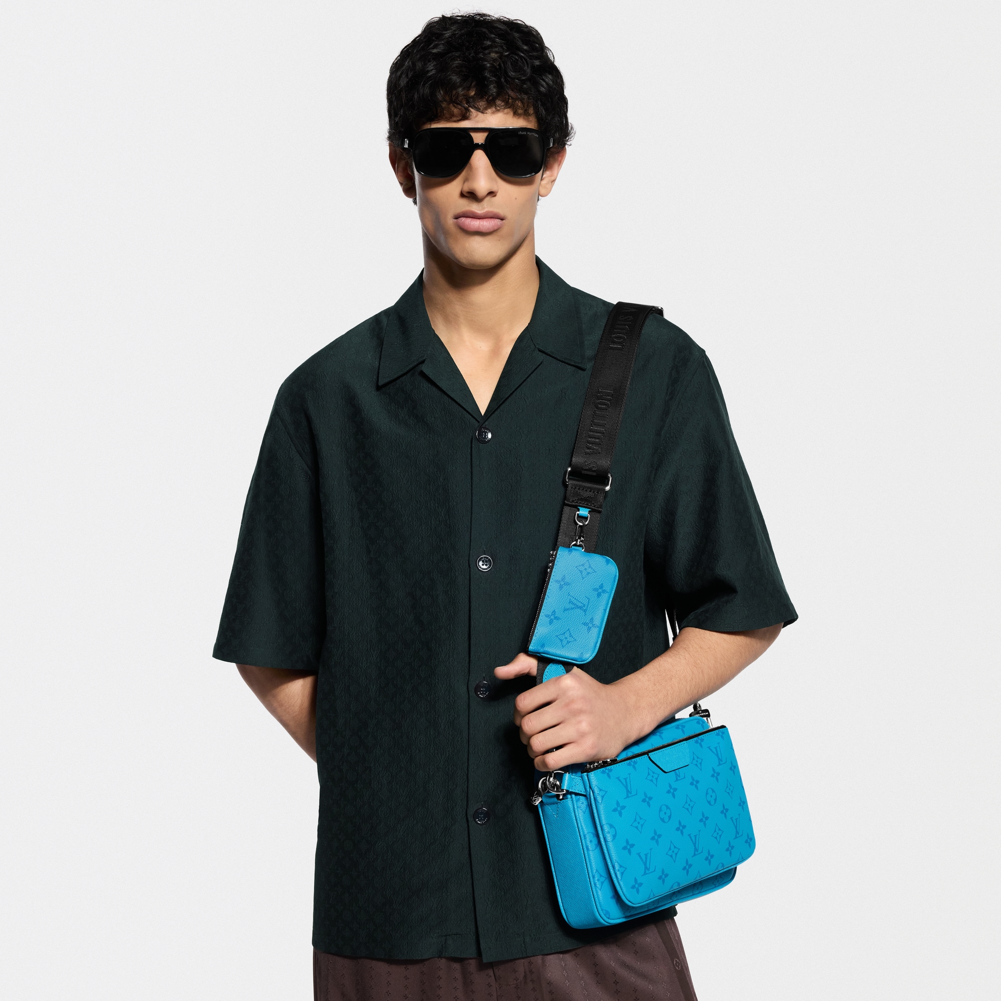 Trio Messenger Taigarama - Men Bags M27641 | LOUIS VUITTON
